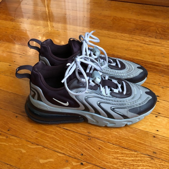 Nike Air Max 270 React - Picture 1 of 4